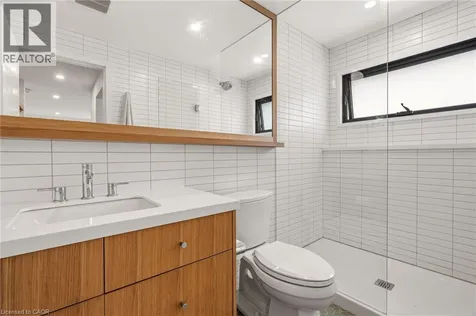 332 Newbold Court Burlington ON L7R 2Y6