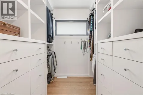 332 Newbold Court Burlington ON L7R 2Y6