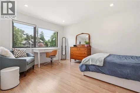 332 Newbold Court Burlington ON L7R 2Y6