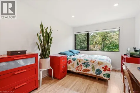 332 Newbold Court Burlington ON L7R 2Y6