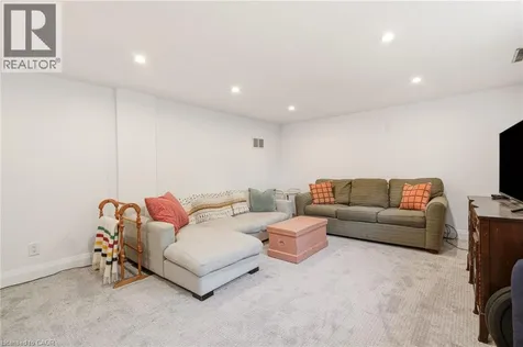 332 Newbold Court Burlington ON L7R 2Y6