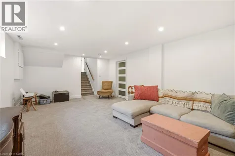 332 Newbold Court Burlington ON L7R 2Y6