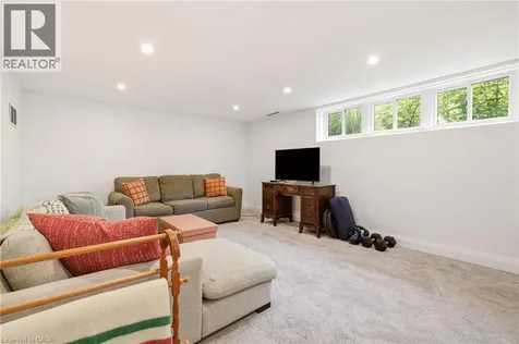 332 Newbold Court Burlington ON L7R 2Y6