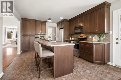 11 Bonniewood Drive Mapleton ON N0G 1P0