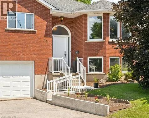 11 Bonniewood Drive Mapleton ON N0G 1P0