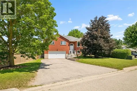 11 Bonniewood Drive Mapleton ON N0G 1P0