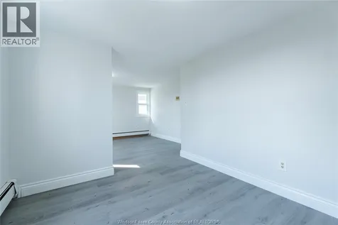950 Elsmere Windsor ON N9A 2A9