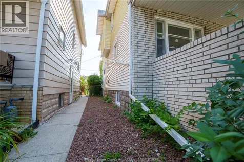 950 Elsmere Windsor ON N9A 2A9