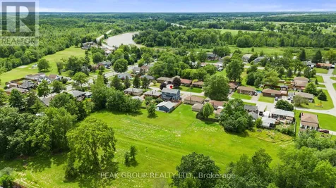 19 Bosnich Avenue Welland (broadway) ON L3C 2W6