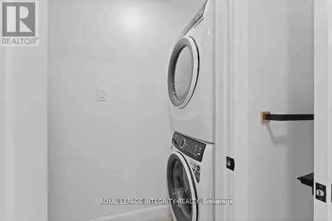 96 Fieldrow Street Ottawa ON K2G 2Y9