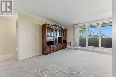 1785 Frobisher Lane Ottawa ON K1G 3T7