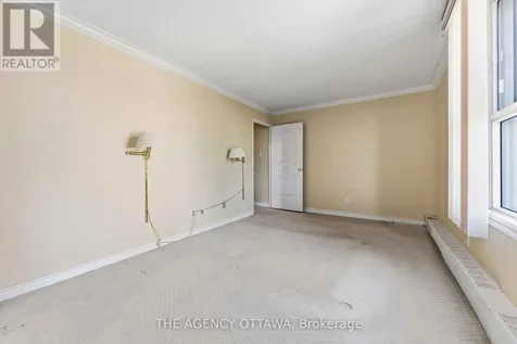 1785 Frobisher Lane Ottawa ON K1G 3T7