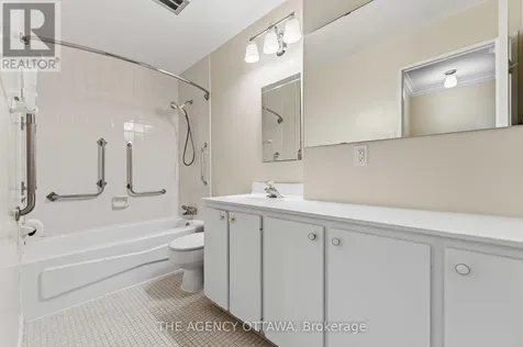 1785 Frobisher Lane Ottawa ON K1G 3T7