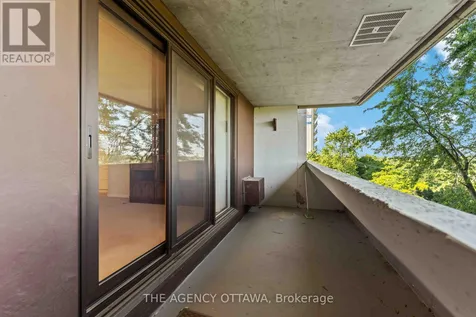 1785 Frobisher Lane Ottawa ON K1G 3T7
