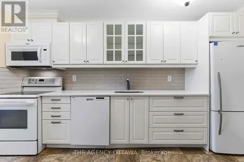 1785 Frobisher Lane Ottawa ON K1G 3T7