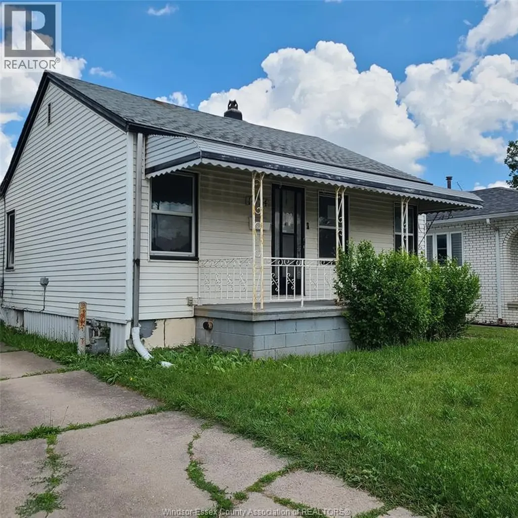 1674 Parent Avenue Windsor ON N8X 4K1