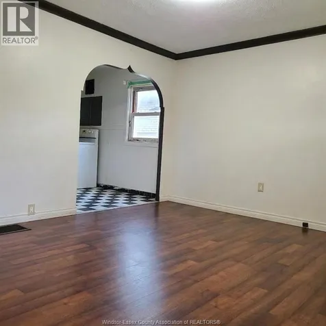 1674 Parent Avenue Windsor ON N8X 4K1
