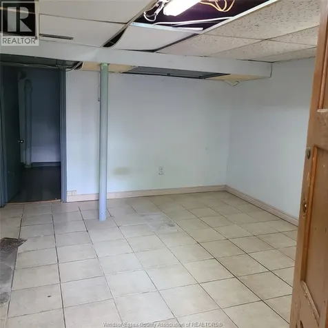 1674 Parent Avenue Windsor ON N8X 4K1