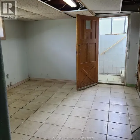1674 Parent Avenue Windsor ON N8X 4K1