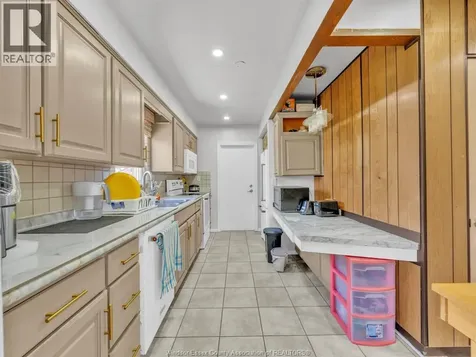 3551 Dominion Boulevard Windsor ON N9E 2P1