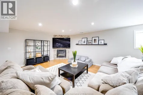 1409 Katella Avenue Windsor ON N8P 1R4