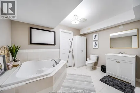 1409 Katella Avenue Windsor ON N8P 1R4