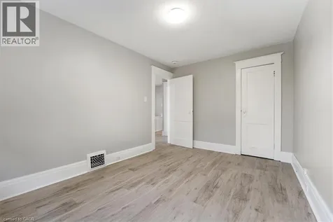 3 Carleton Street South Thorold ON L2V 1Z5