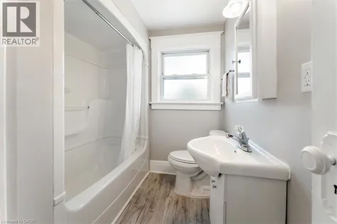3 Carleton Street South Thorold ON L2V 1Z5