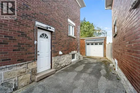 3 Carleton Street South Thorold ON L2V 1Z5