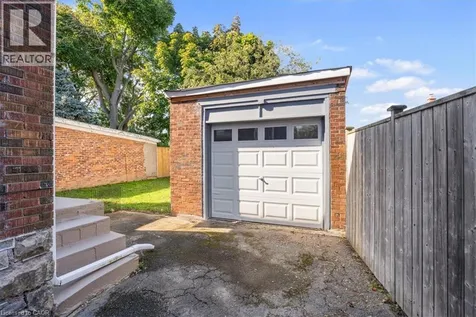3 Carleton Street South Thorold ON L2V 1Z5
