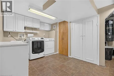 252 Christopher Drive Cambridge ON N1R 4S4