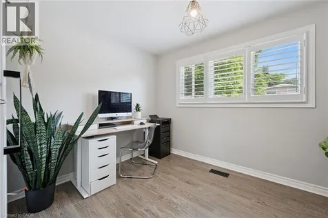 85 Tanglewood Avenue Kitchener ON N2B 1S5