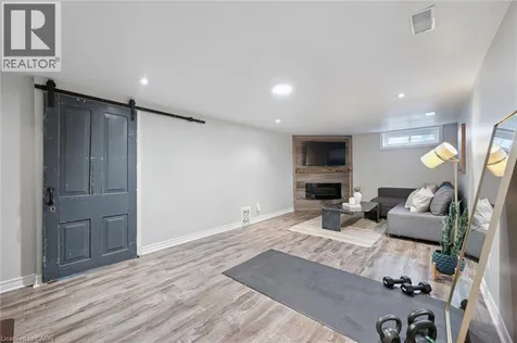 85 Tanglewood Avenue Kitchener ON N2B 1S5