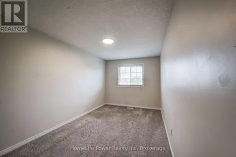 208 Featherstone Crescent Kitchener ON N2R 1Z4