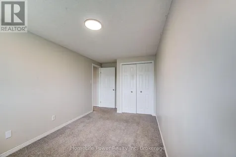 208 Featherstone Crescent Kitchener ON N2R 1Z4