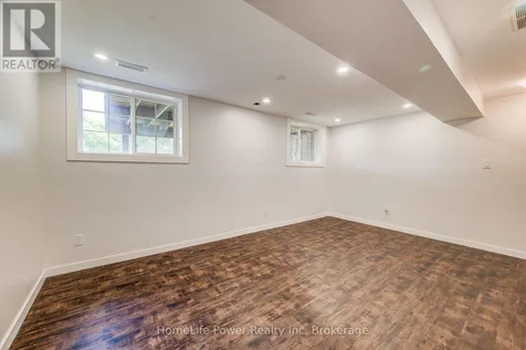 208 Featherstone Crescent Kitchener ON N2R 1Z4
