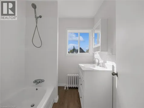 7 Maitland Street Thorold ON L2V 3A4