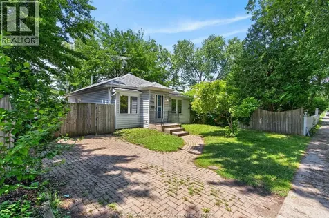 2315 Charl Avenue Windsor ON N8X 2A1