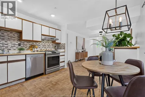 2315 Charl Avenue Windsor ON N8X 2A1