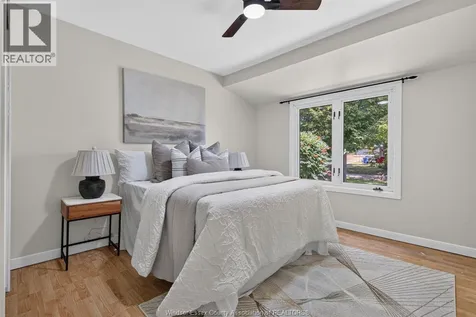 2315 Charl Avenue Windsor ON N8X 2A1
