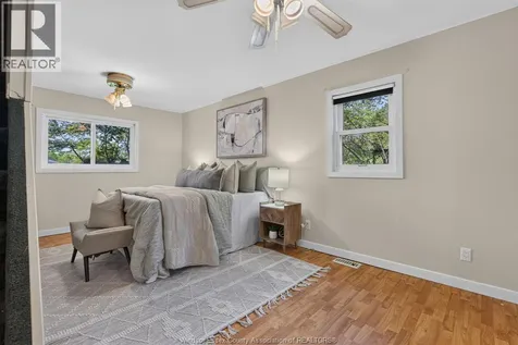 2315 Charl Avenue Windsor ON N8X 2A1