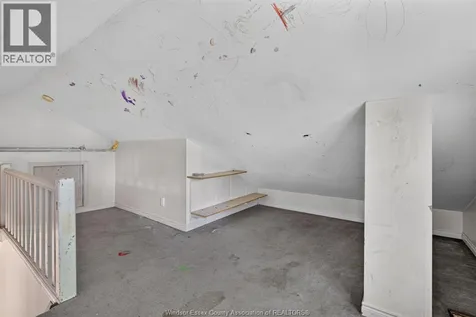 2315 Charl Avenue Windsor ON N8X 2A1