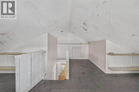 2315 Charl Avenue Windsor ON N8X 2A1