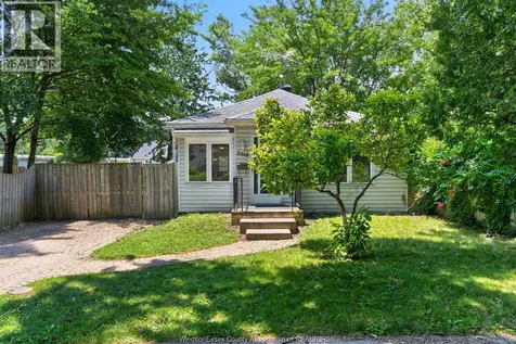 2315 Charl Avenue Windsor ON N8X 2A1