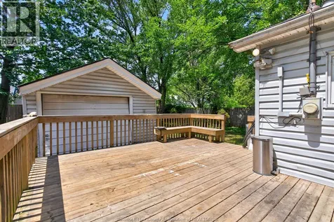 2315 Charl Avenue Windsor ON N8X 2A1