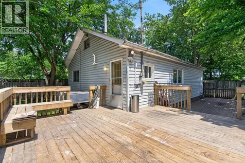 2315 Charl Avenue Windsor ON N8X 2A1