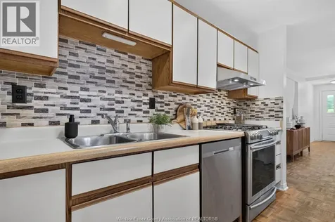 2315 Charl Avenue Windsor ON N8X 2A1