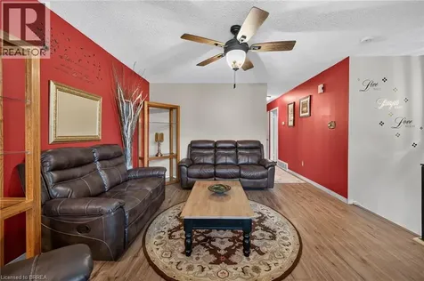 57 Westchester Way Brantford ON N3R 6T4