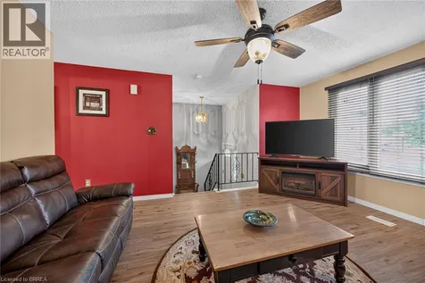 57 Westchester Way Brantford ON N3R 6T4