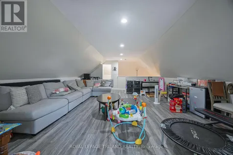 49 Devonshire Place St. Thomas ON N5R 3N2